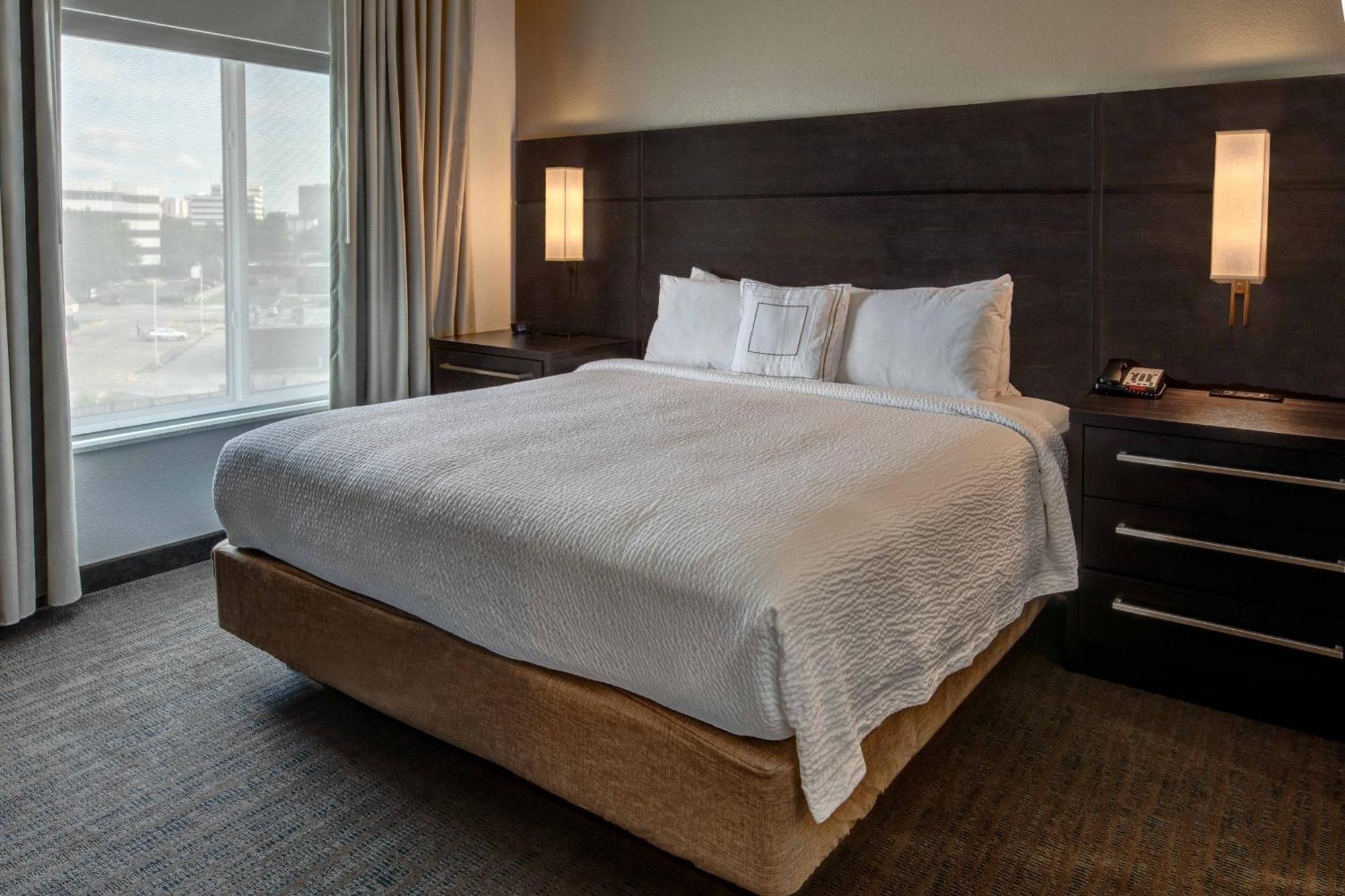 Residence Inn By Marriott Tulsa Midtown Eksteriør billede