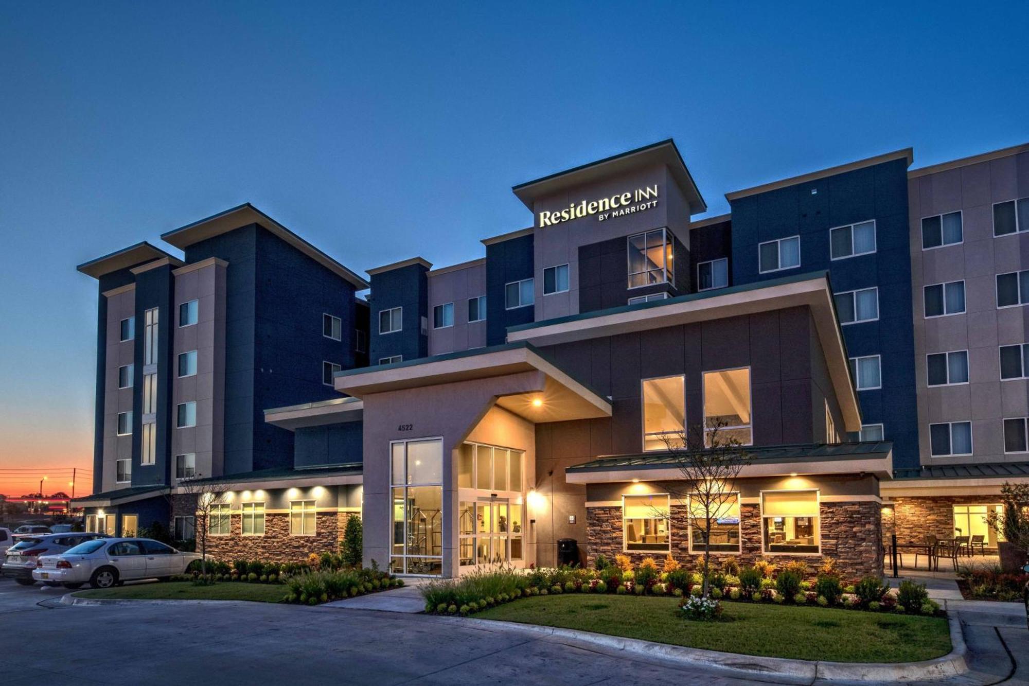 Residence Inn By Marriott Tulsa Midtown Eksteriør billede